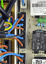 id mini c24 he e83142 pcb j2 connector.jpg